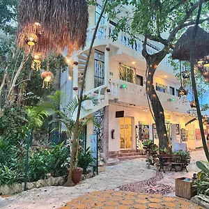 Ha Garden Gallery - 5th Avenue , Playa del Carmen México