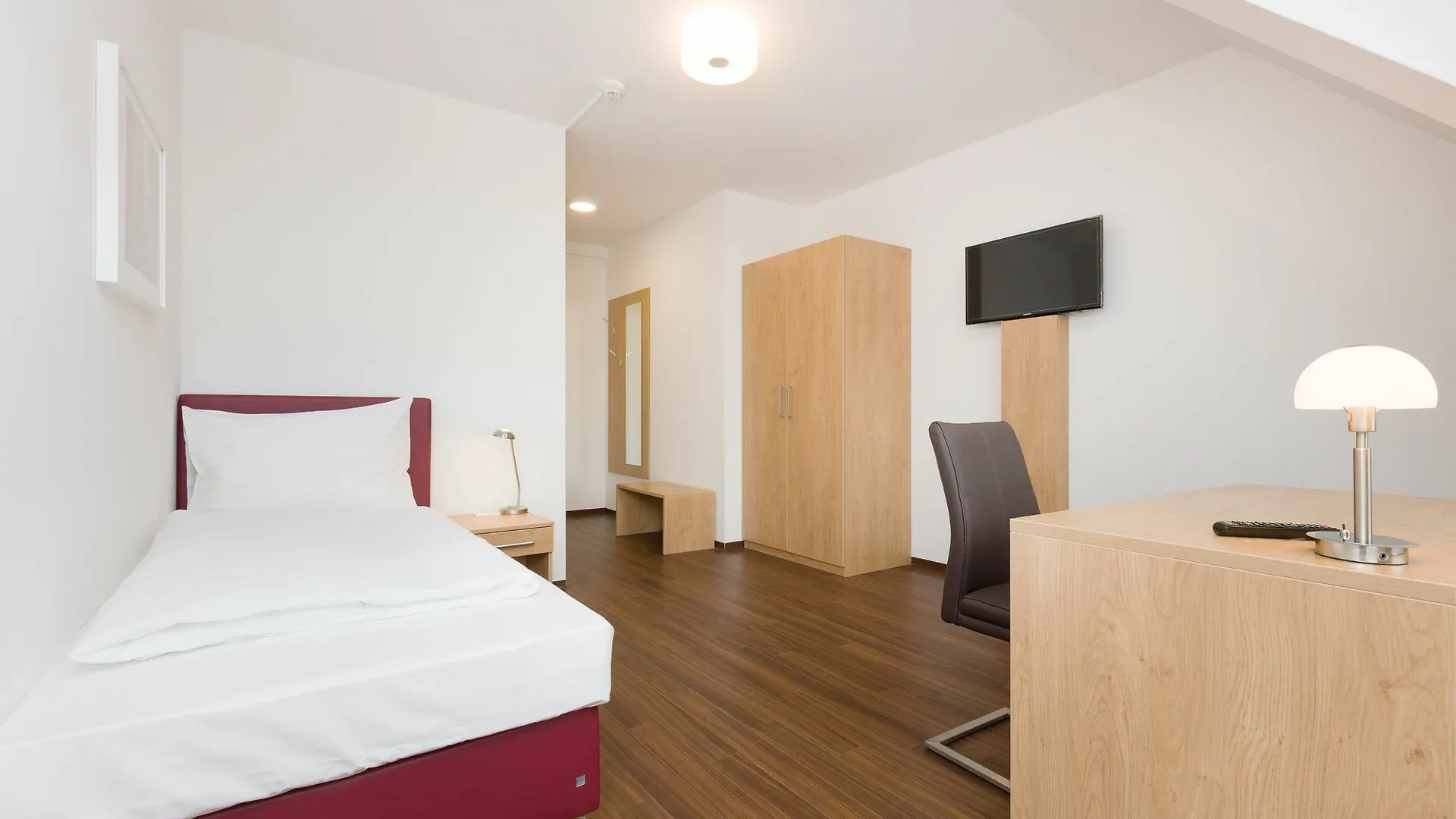 Vienna Stay Apartments Or Rooms 1050 3*,